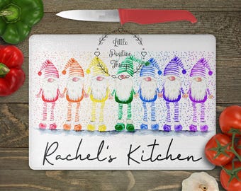 Planche à découper Rainbow Gonks, planche à découper, planche à découper Gonk, planche à découper en verre, économiseur de plan de travail, nouveau cadeau pour la maison, cuisine Gonk colorée