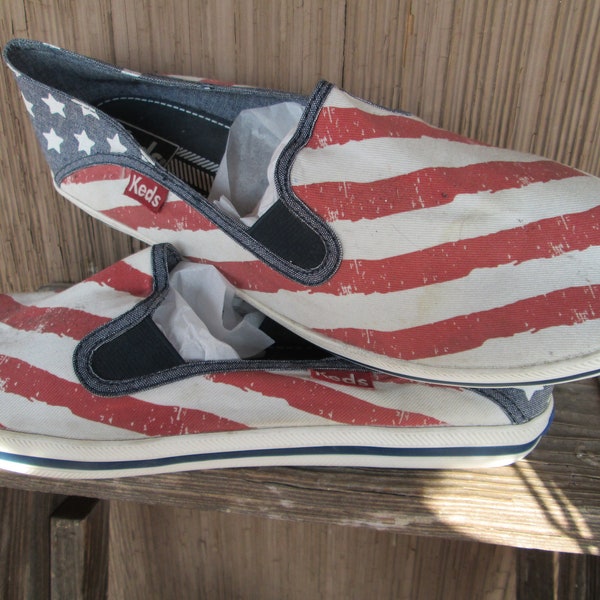 Keds Ladies Canvas Slip-on Style Tennis Shoes In Like New Condition. American Flag Design In Size 8.5 Pull-on Summer Fashion Red White Blue