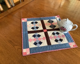 Alice’s 9 Patch —a pink and blue table topper