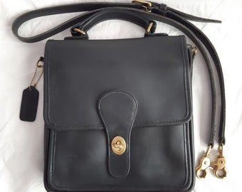 coach station bag