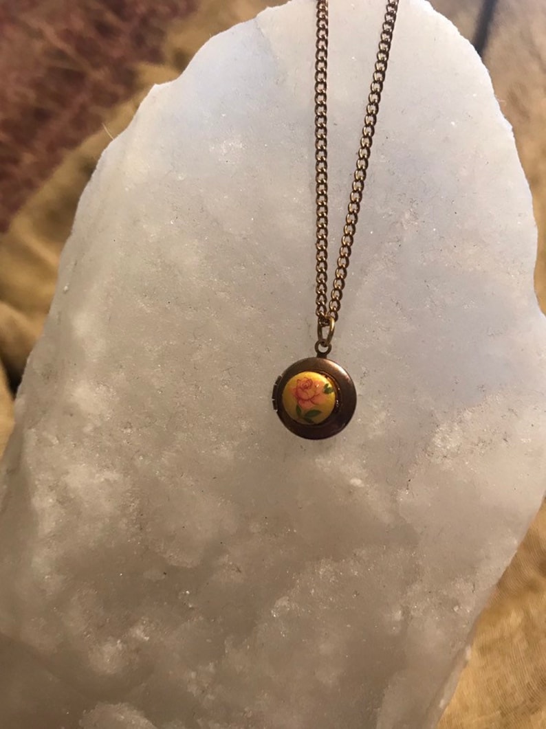 Vintage Gold Floral Locket