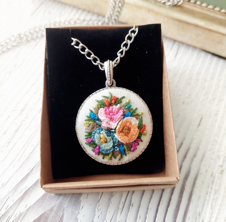 Floral and Bead Hand Embroidered Jewellry, Vintage, Colorful Rose Embroidery Necklace, Gift for Women image 6
