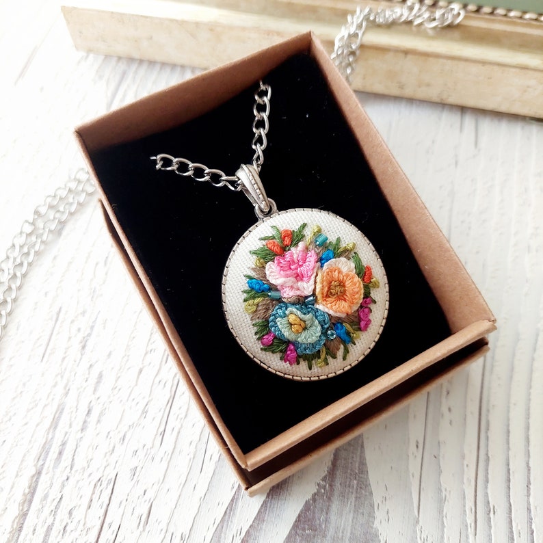 Floral and Bead Hand Embroidered Jewellry, Vintage, Colorful Rose Embroidery Necklace, Gift for Women image 5