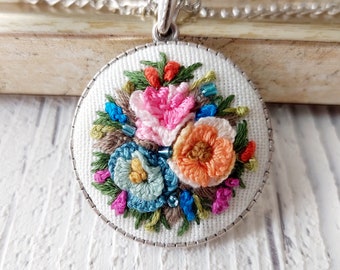 Floral and Bead Hand Embroidered Jewellry, Vintage, Colorful Rose Embroidery Necklace, Gift for Women