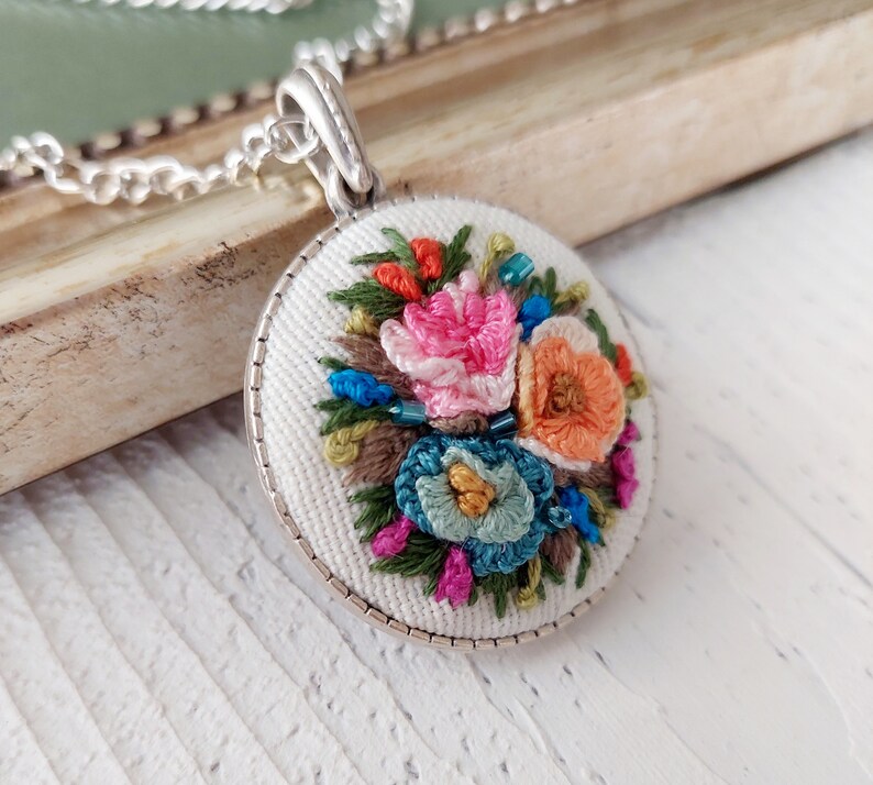 Floral and Bead Hand Embroidered Jewellry, Vintage, Colorful Rose Embroidery Necklace, Gift for Women image 3