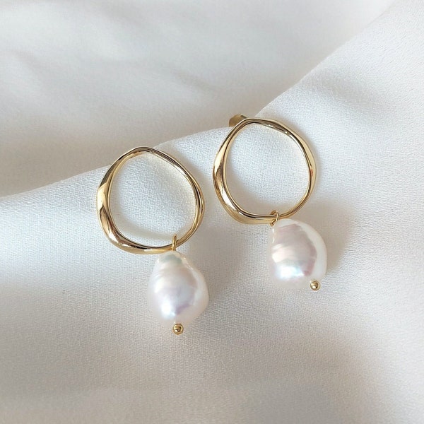 Natural Baroque Pearl Earrings, Pearls on Sterling Silver, Minimal Pearl Earrings,Bridesmaids Gift, Gift for her