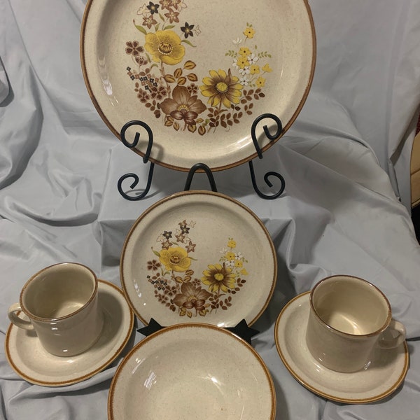 Alpine Mountain Stoneware Collection Woodlands 2 Place Settings yellow and brown flowers 10 pieces B