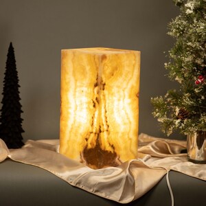 Pure Beige Banded Onyx Lamp image 1