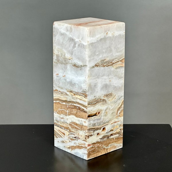 Stunning Onyx Table Lamp - Unique and Exquisite Stone Lamp for Living Room & Bedroom. An Eye-Catching Highlight for Your Home Décor