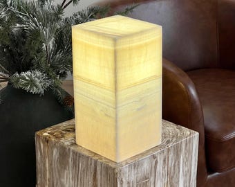 Contemporary Off-White Onyx Lamp: Elegant Natural Stone Decor (12 Inches)