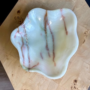 Exquisite Green & Red Banded Onyx Bowl - Handcrafted Natural Stone Home Decor