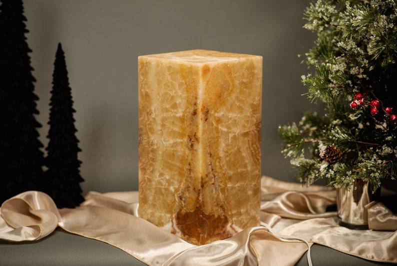 Pure Beige Banded Onyx Lamp image 2