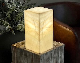 Contemporary Off-White Onyx Lamp: Elegant Natural Stone Decor (12 Inches)