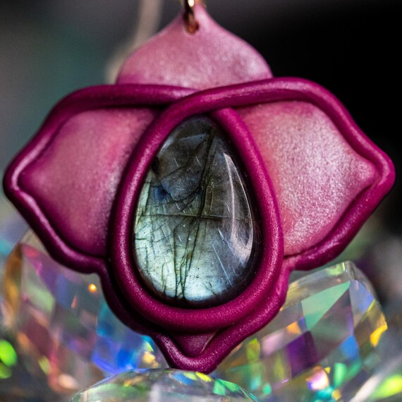 Cotton Candy Magenta Abstract Labradorite Pendant, Polymerclay Lightweight Pendant, Handmade Multi Color Crystal Pendant, Crystal Pendant