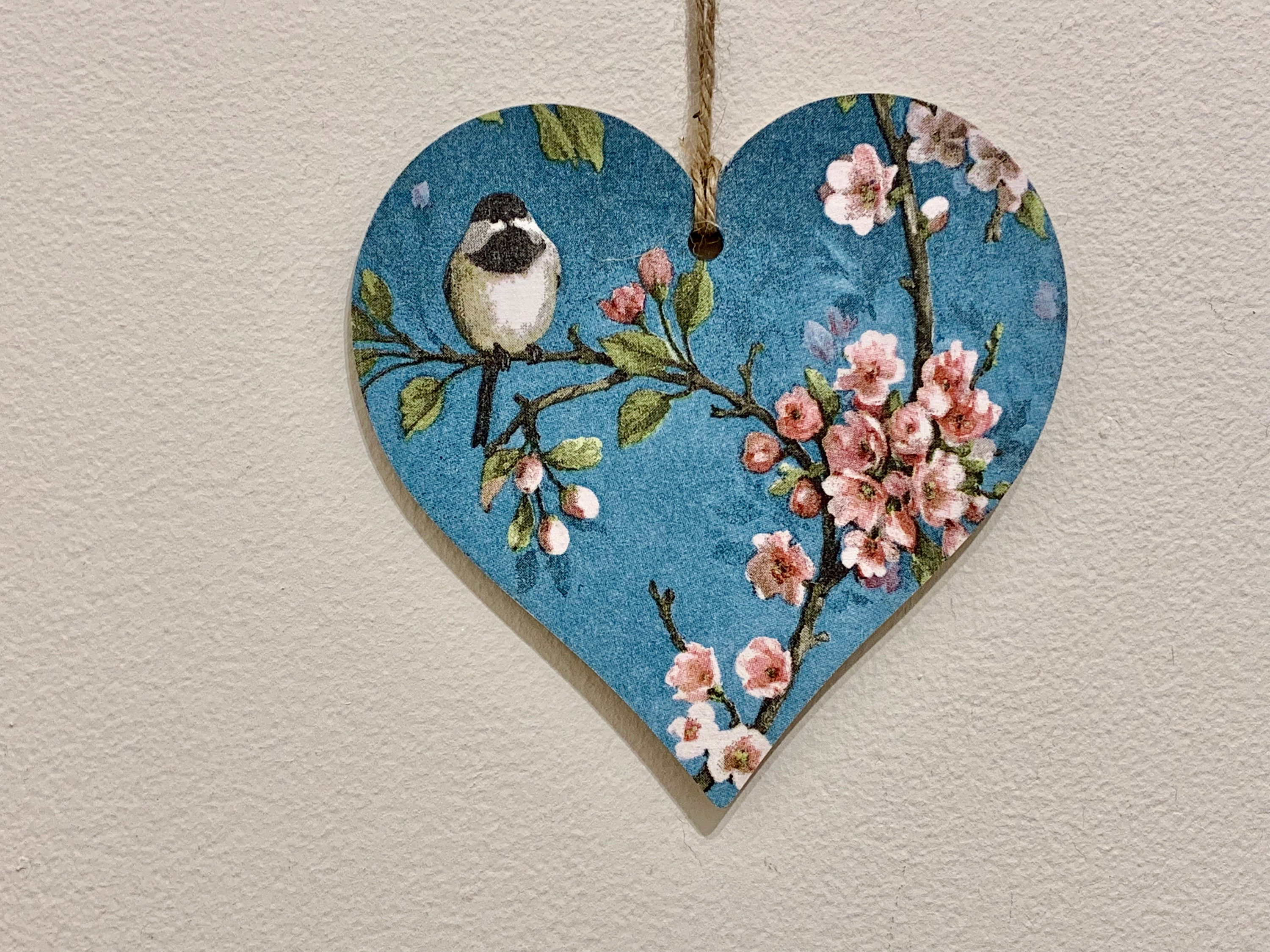 How to Update Some Wooden Hearts With Decoupage
