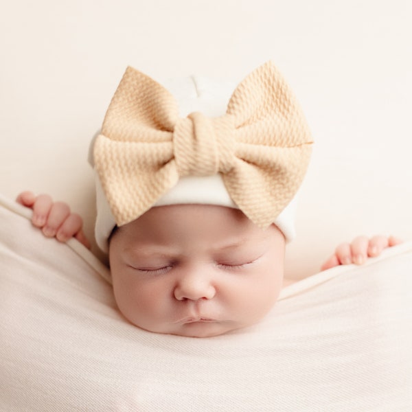 Beige Little Poppy Bow Hat // Newborn Hat, Newborn Beanie, Baby girl hat, Preemie hat, baby girl gift, newborn hat with bow