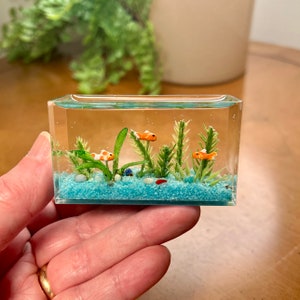 Miniature Goldfish Aquarium, Blue Gravel, 1:12 Scale