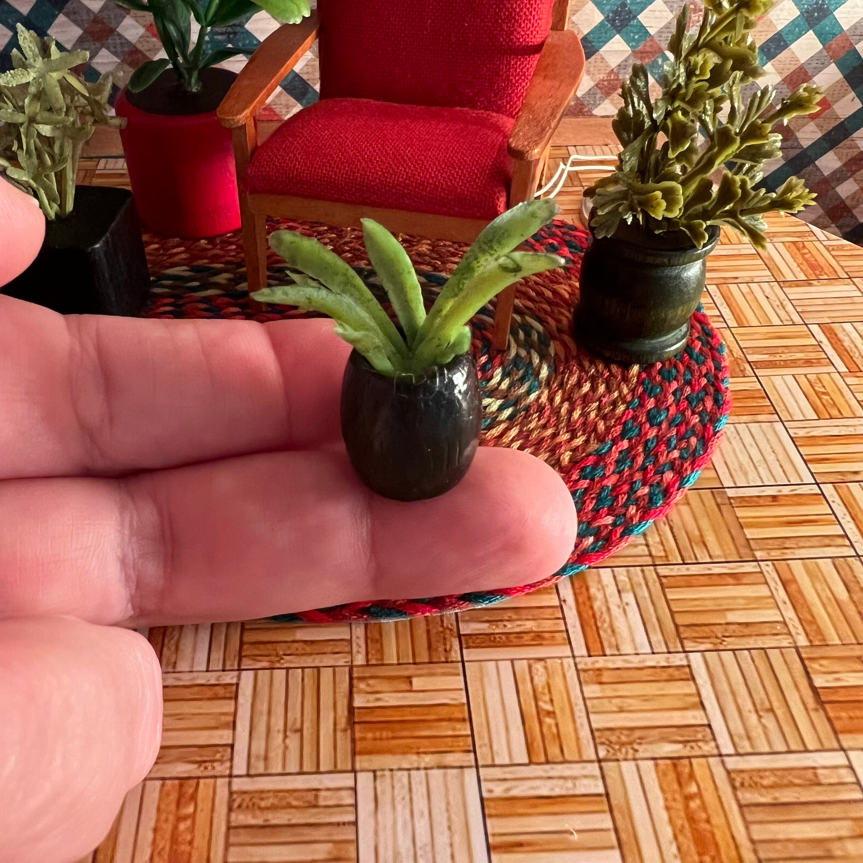 4x 15mm Puppenhaus Miniatur Steingut Pflanze Töpfe 
