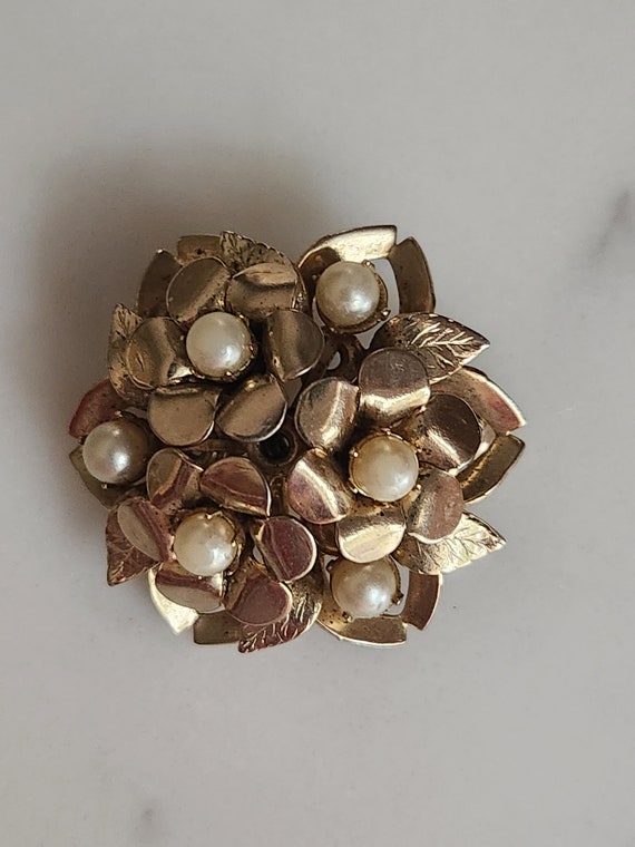 Vintage Coro Floral Brooch with faux pearls