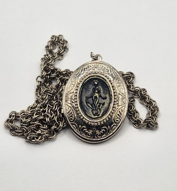 Fabulous Vintage Victorian Style Silver Tone Engraved Blue Diana