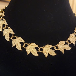 Stunning Vintage Coro Gold Tone Cream Enamel Leaves Necklace