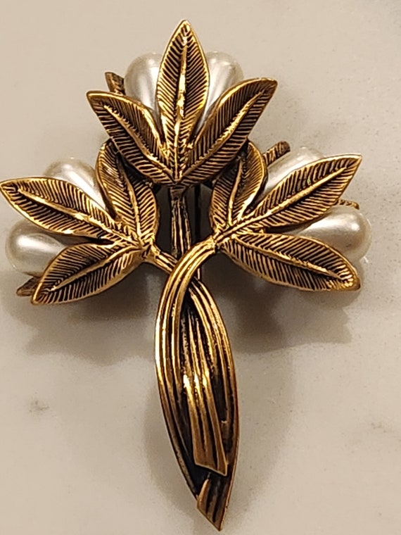 Stunning Vintage Tortolani Flower Brooch with Bar… - image 3