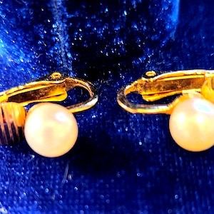 Vintage Gold Tone Faux Pearl Clip On Earrings