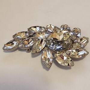 Stunning Vintage Large Crystal Brooch