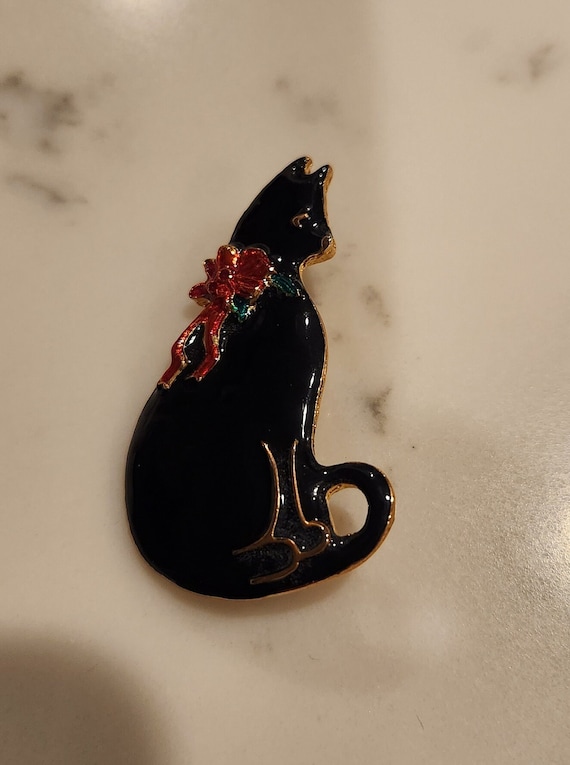 Vintage VERO  Black Enamel Cat Brooch with Red Rib