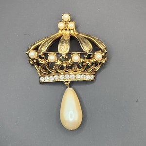 Vintage Gold Tone Crown Pin/Brooch  enchanted with Faux Pearls and Faux Diamonds