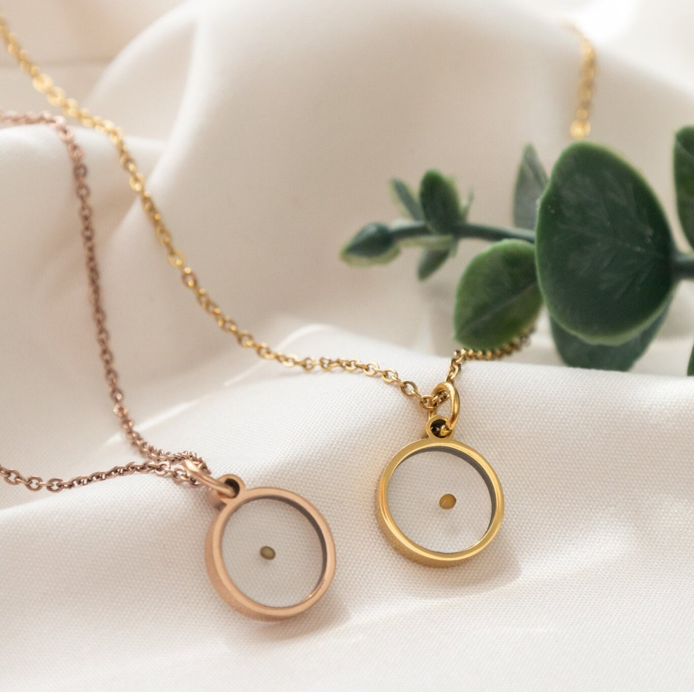 Collana con Ciondolo a Forma di Mano in Preghiera, Medaglia Buddista, Gioielli Cristiani in Acciaio Inossidabile Placcato Oro