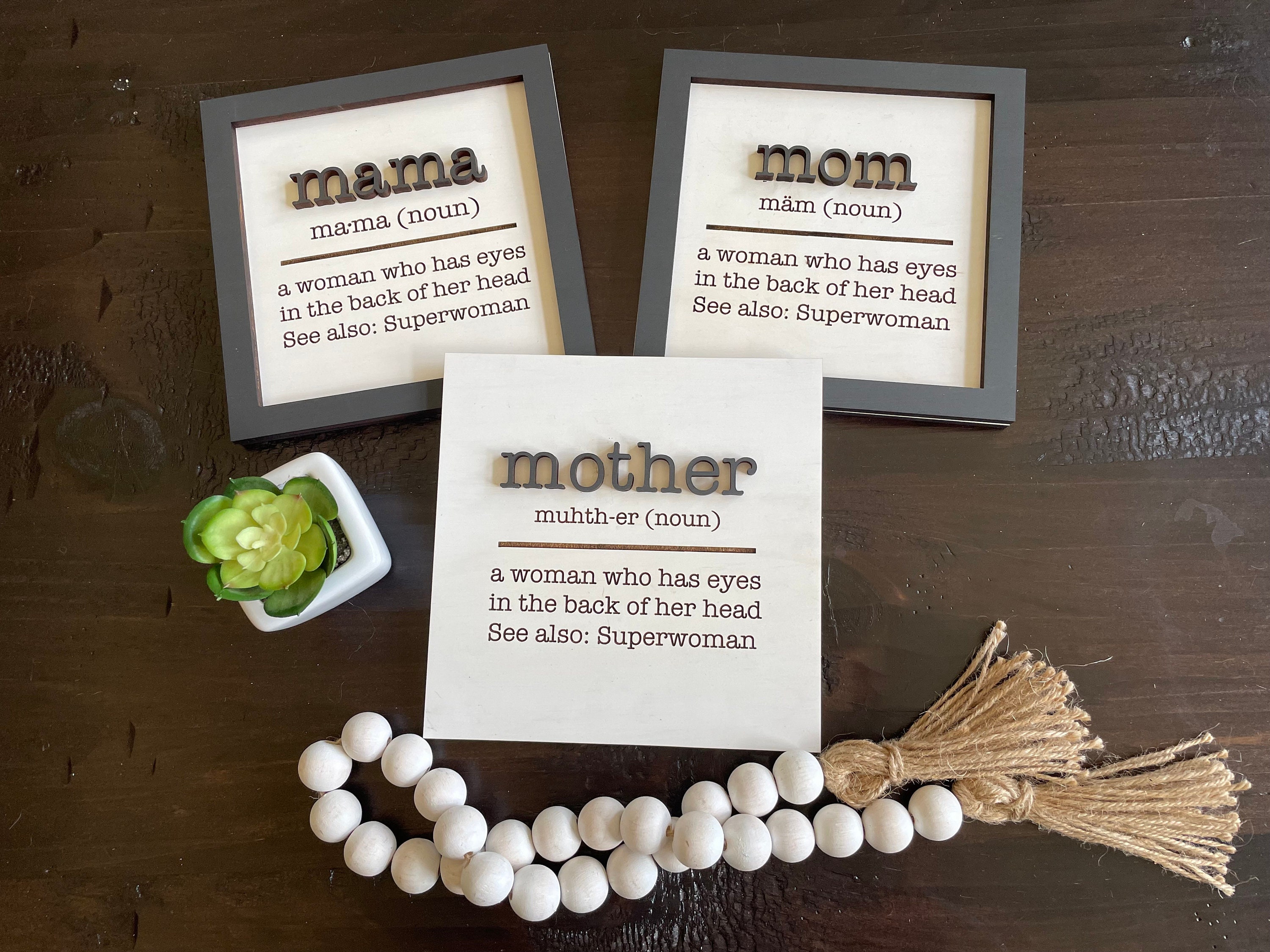  Mothers Day Gifts from Daughter, Best Mother Desk Decor,  Grateful to My Mom Quotes Wood Plaque With Metal Stand, Desk Sign for the  Home Office(C20) : Home & Kitchen