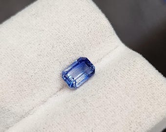 Rare Bi Color Sapphire 0.64cts Flawless Parti Sapphire 5.6mm 3.8mm 2.8mm rare Blue white Sapphire Safiro Zafiro Teal Sapphire