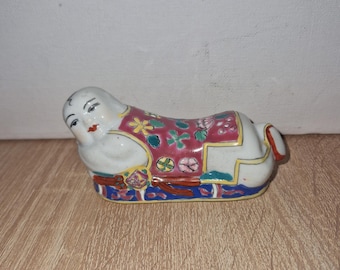 Vintage, chino, reposamuñecas, almohada para reposapalillos, bebé, Buda, niño acostado, floral, porcelana vidriada, cerámica, colorido, monje