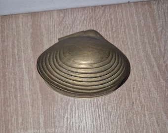 Vintage, brass, seashell, sea shell, plump, clam shell, trinket, lidded box, trinket box, jewelry box, marina, nautical