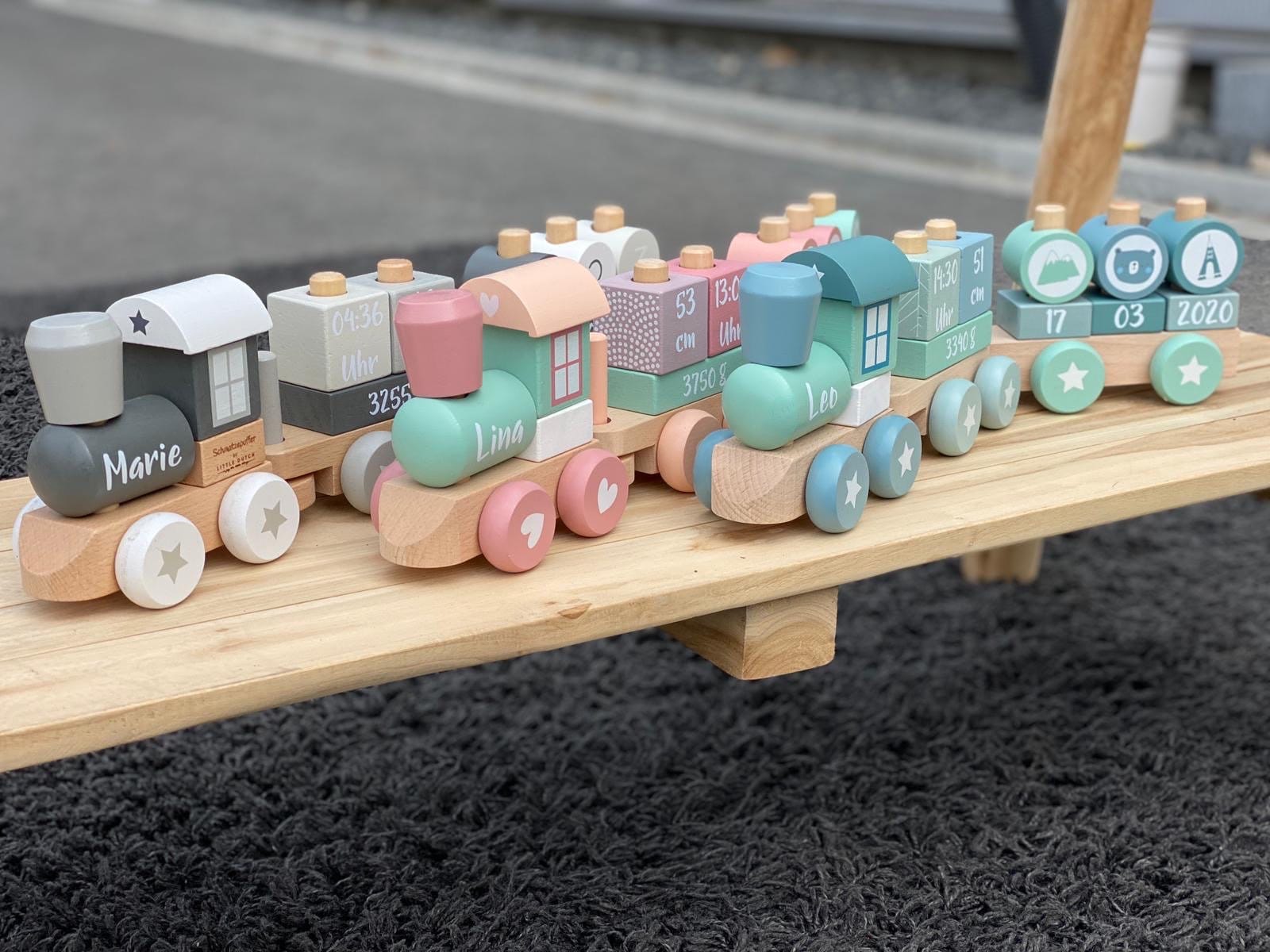 Zug Eisenbahn Lokomotive aus Holz Kinder Spielzeug NEU 