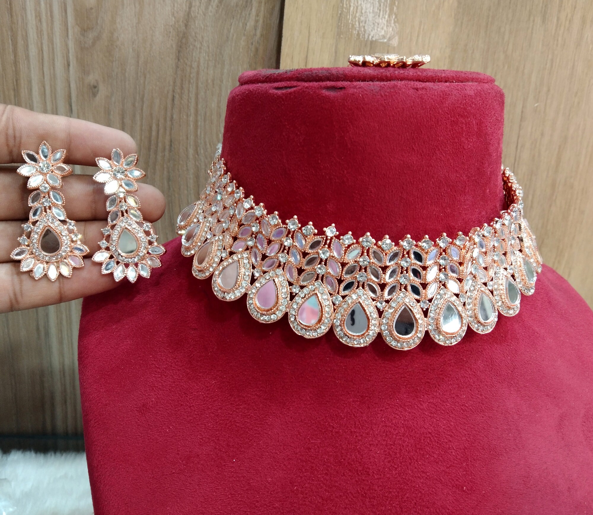 Rose gold choker necklace set deals