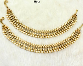Argento placcato: un colore argentato con finitura lucida metallizzata Argento placcato: un colore argentato con finitura lucida metallizzata