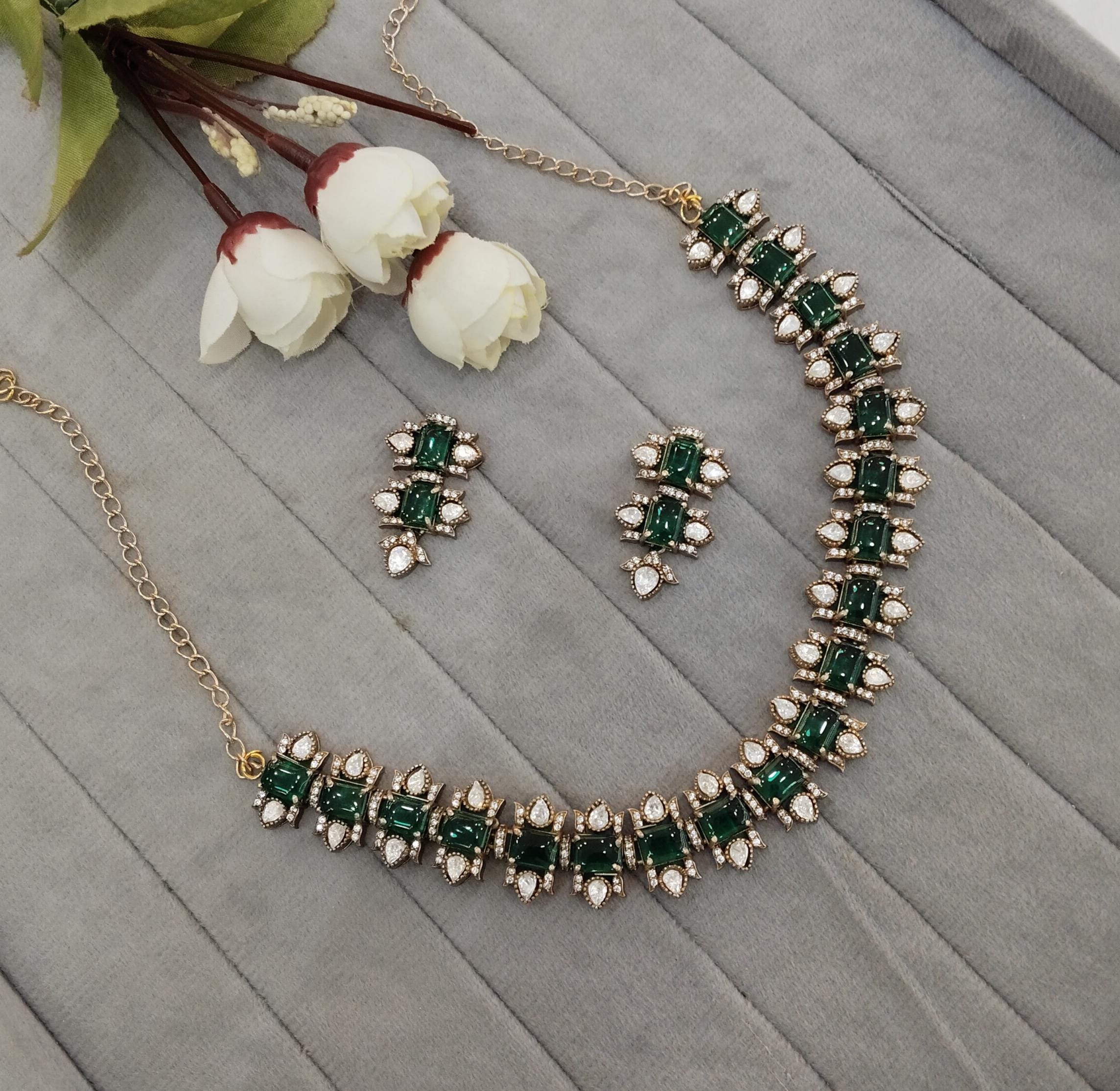 Set Gioielli Sposa Kundan Choker &ndash; Collana E Orecchini Placcati Oro &ndash; Stile Bollywood Indiano