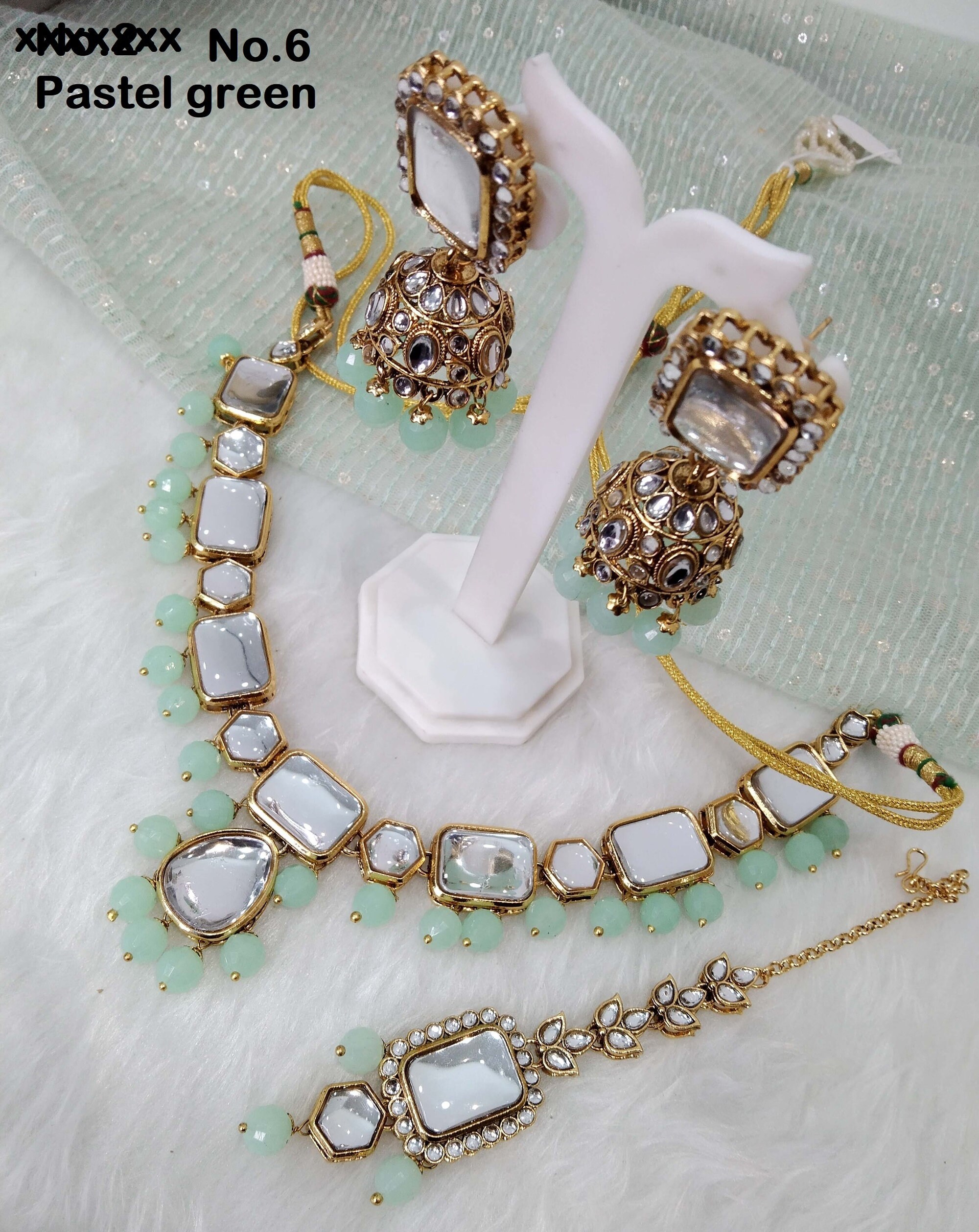 Pastel green necklace deals