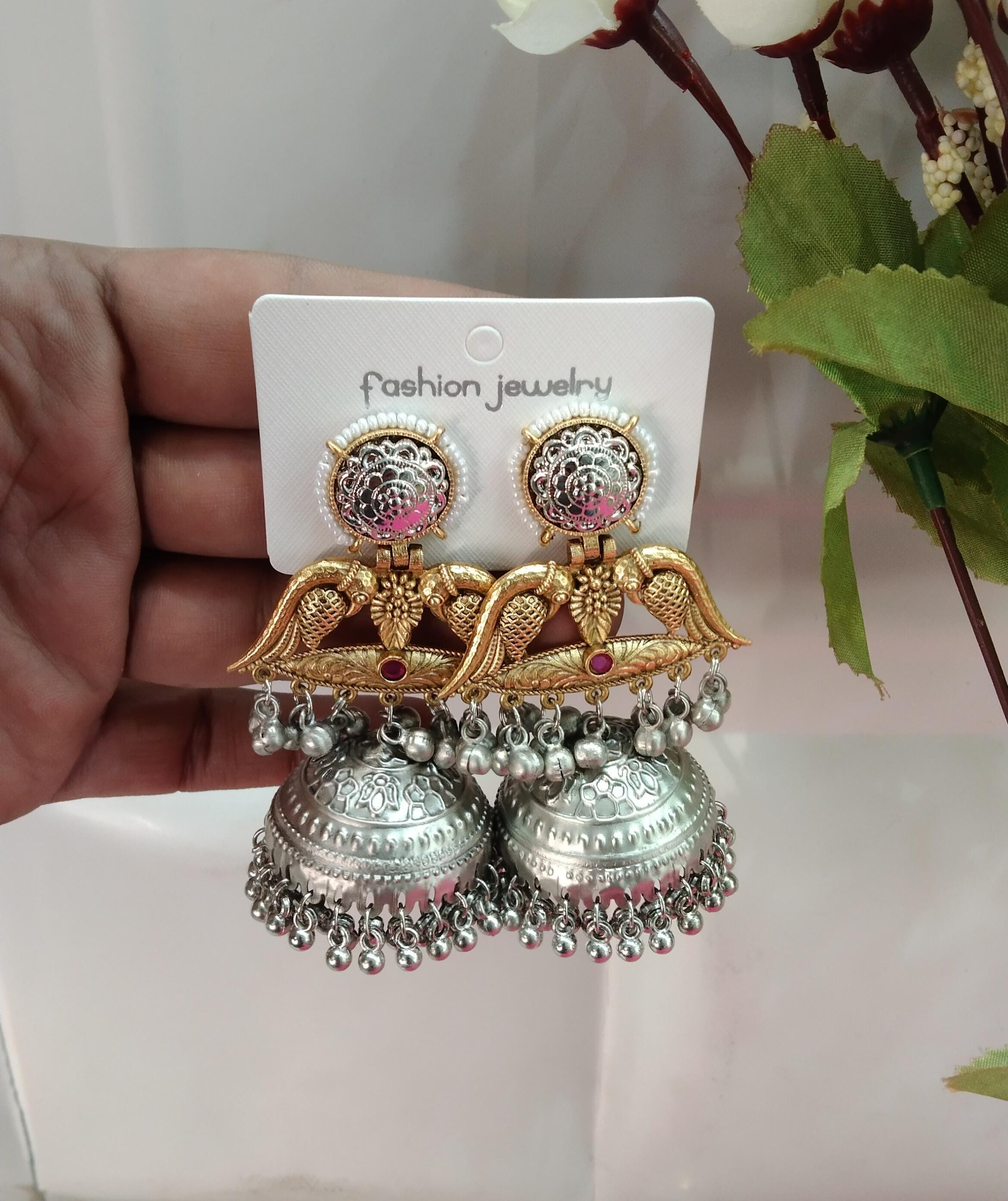 DAOMEI Retro Fiore Rosso Indiano Bollywood Kundan Jhumka Orecchini per Le Donne Perline Etniche Nappa Bell Gypsy Gioelleria Raffinata E alla Moda
