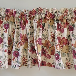 Floral Field Valance Curtain: Watercolor Style, Cream Base
