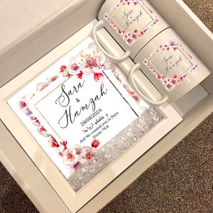 Gepersonaliseerde islamitische huwelijkscadeau mand set namen paar Nikka Dua moslim mokken Nikkah kalligrafie kunst familie gunsten Zam Zam stickers datum