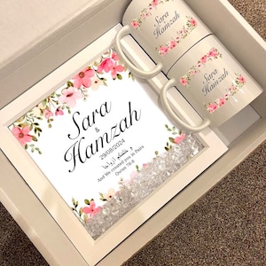 Gepersonaliseerde islamitische huwelijkscadeau mand set namen paar Nikka Dua moslim mokken Nikkah kalligrafie kunst familie gunsten Zam Zam stickers datum