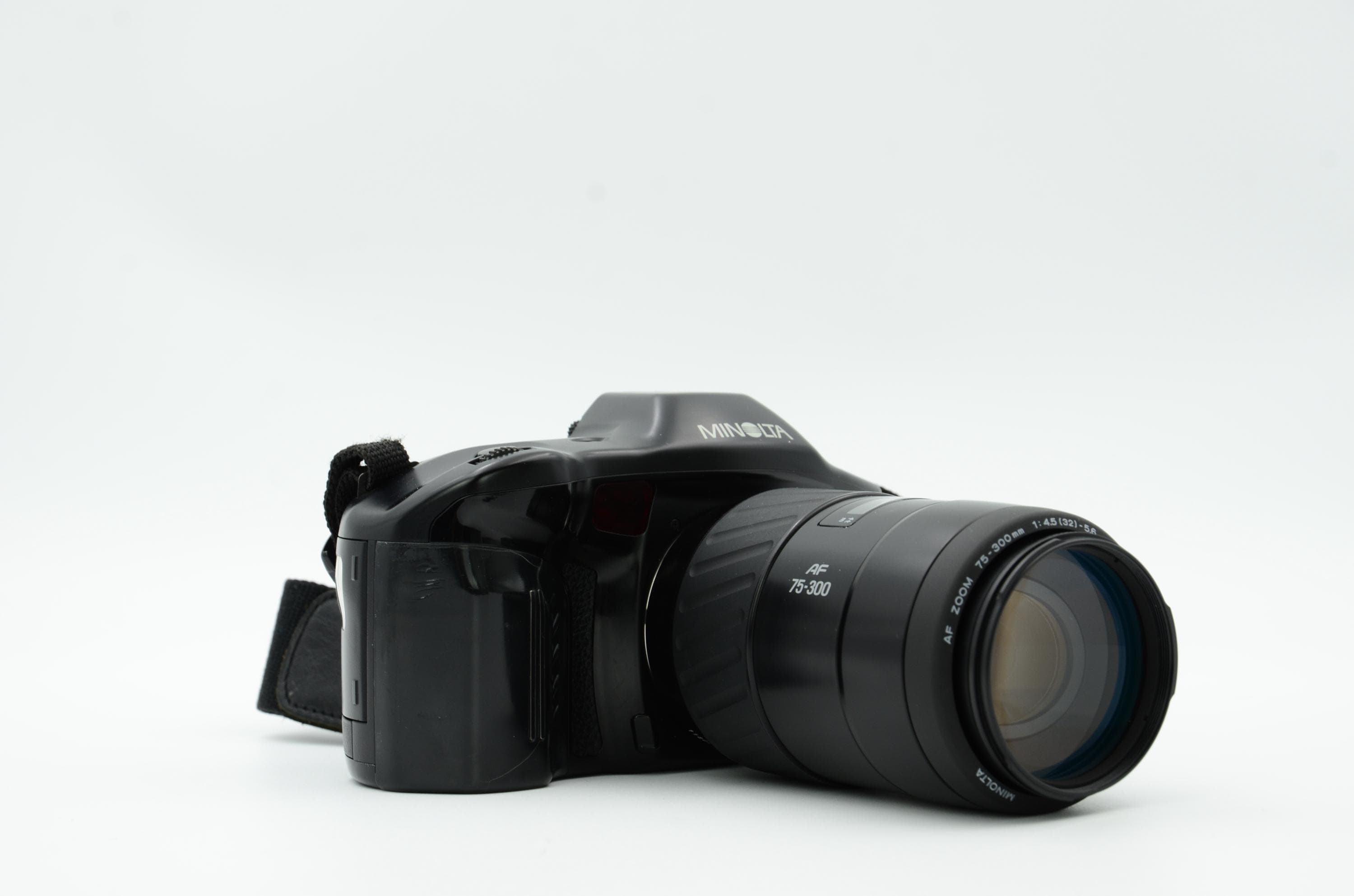 Ensemble Appareil Photo Minolta Dynax 505 Si Avec Flash Et Objectif 75-300mm - Occasion