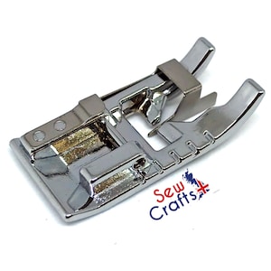 SINGER  Gathering Presser Foot for Low-Shank Sewing Machines,  Simutaneously Trims & Hems Edges, Zig-Zag and Over-Edge Stitches - Sewing  Made Easy