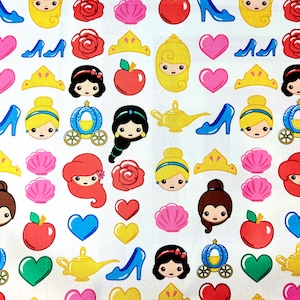 Tessuto di cotone Disney Princess Toss Emoji, pronto per cucire, quilting, artigianato, progetti, CP59899 di Spring Creatives, oltre 1 1/2 iarde