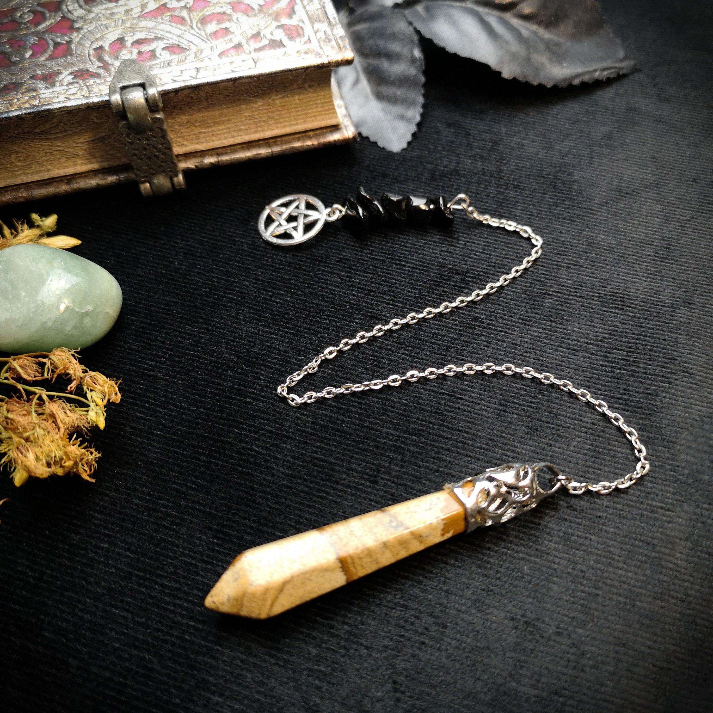 Pendule en Jaspe Paysage, avec Son Pentacle, et Ses Perles d'obsidienne, Outil de Radiesthésie Divin