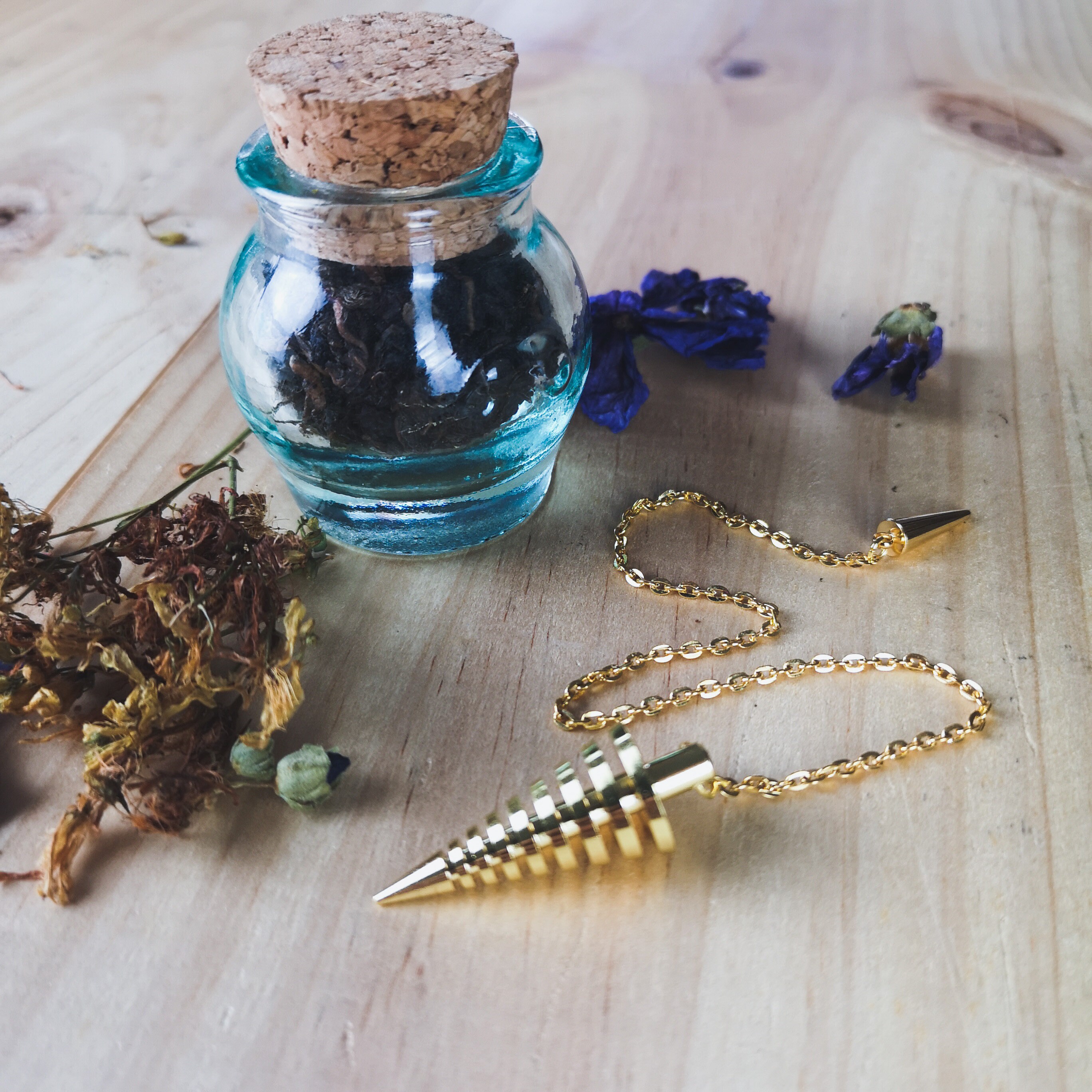 Pendule Divinatoire Doré à 9 Bagues Outil Radiesthésie Divination Pendule Bobines Ésotérisme