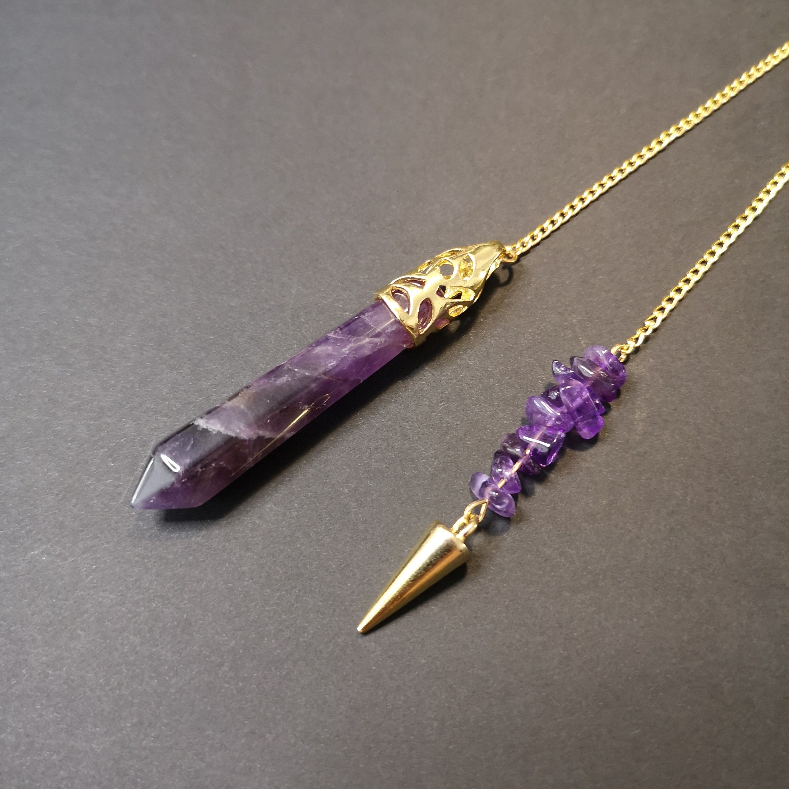 Pendule Doré en Améthyste avec Sa Breloque Pointe Outil de Radiesthésie et Divination Pendule Sorcel